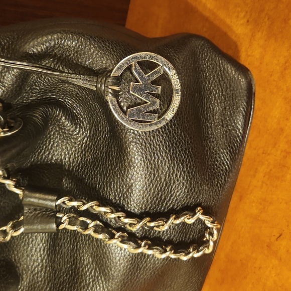 Beautiful Michael Kors Purse - Picture 3 of 8